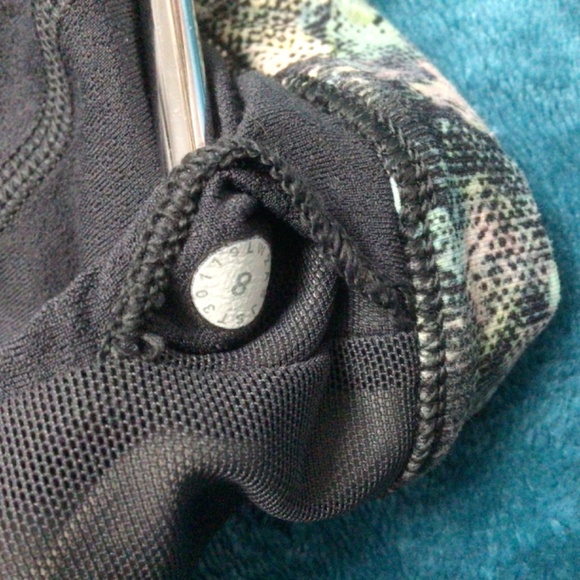 Lululemon Free To Be Serene Bra Sz 8 Spring Bloom Multi - Picture 11 of 12